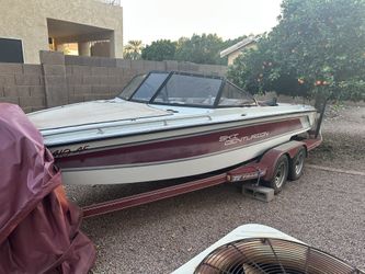 1989 Ski Centurion Boat