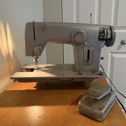 Vintage 60’s sewing machine