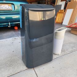 LG 12,000 BTU Portable Air Conditioner 