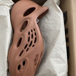 Yeezy foam Runner Size 10