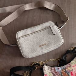 Guess
Nemy Mini Crossbody 