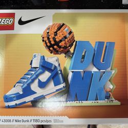  Nike Dunk x Lego Set