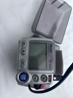 Omron HEM-670IT Wrist Blood Pressure Monitor