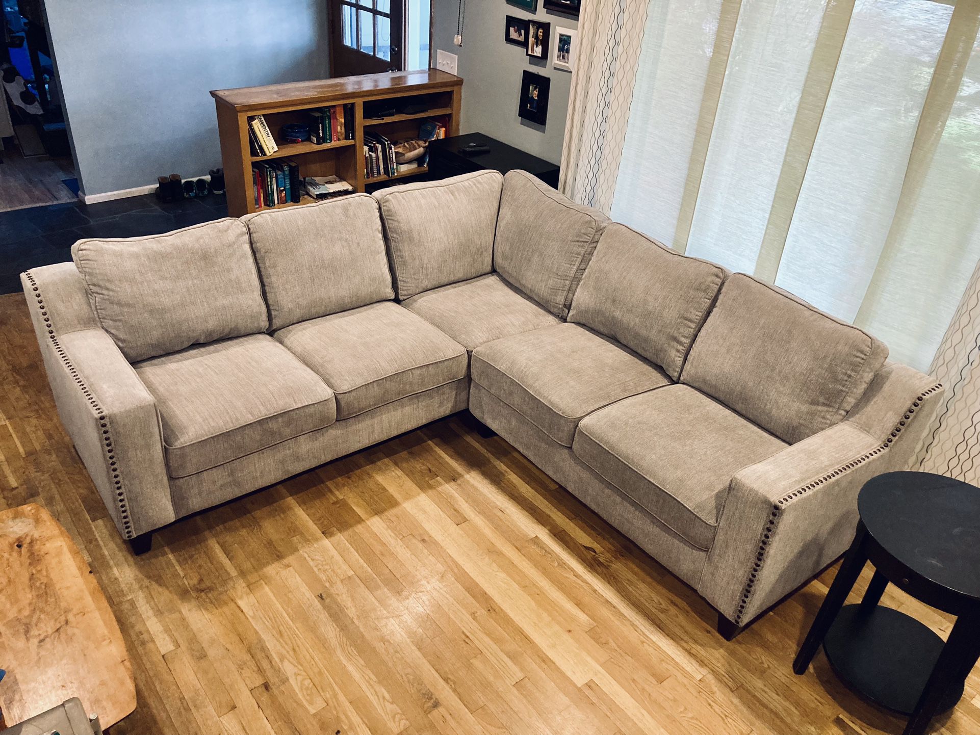 👁️👁️Corner Sectional Couch - FREE DELIVERY