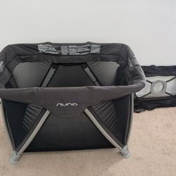 Nuna  Playpen