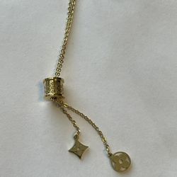 Gold Tone Necklace 