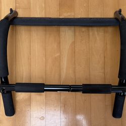 Golds Gym Pull up bar