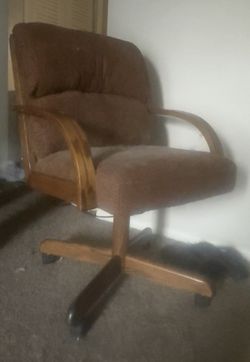 Set of 4 Vintage Swivel Dining/Office Chairs
