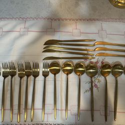 Dinner ware set of 8