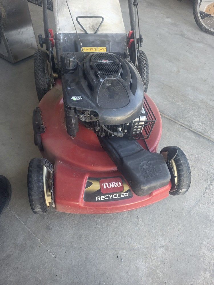 Heavy Duty Lawn Mower. Works Fantastic
