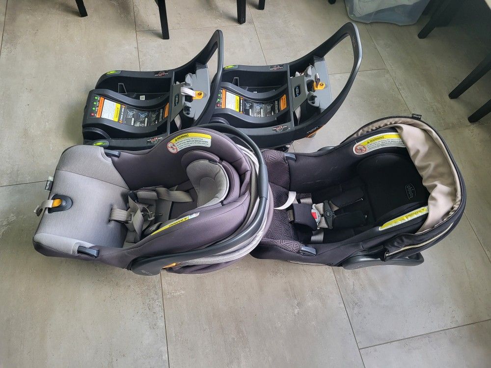 Chicco Keyfit 35 Carseats With 2 Bases