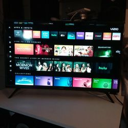 VIZIO SmartCast 32 Inch Class D Series Model: D32H-G9 Woth  Remote control 
