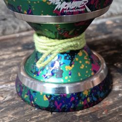 YOYO FACTORYs MEGA MONSTER