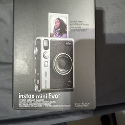 FUJIFILM instax mini Evo