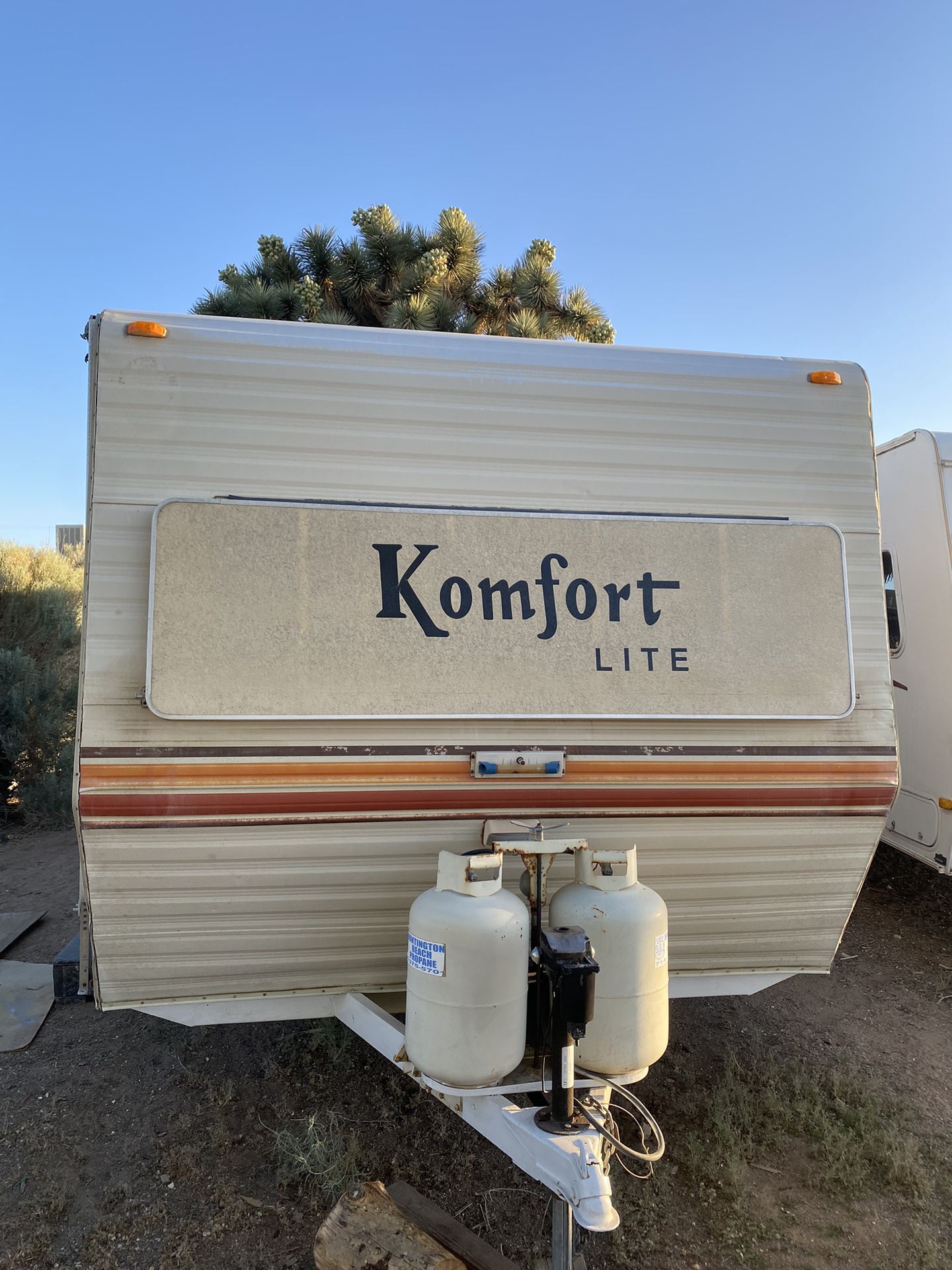 1979 Komfort 23 ft   travel  trailer