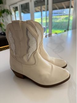 Girls cowboy boots size 2