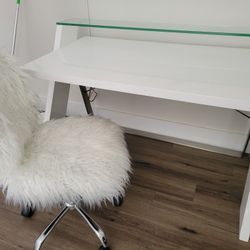 Desk With Chair