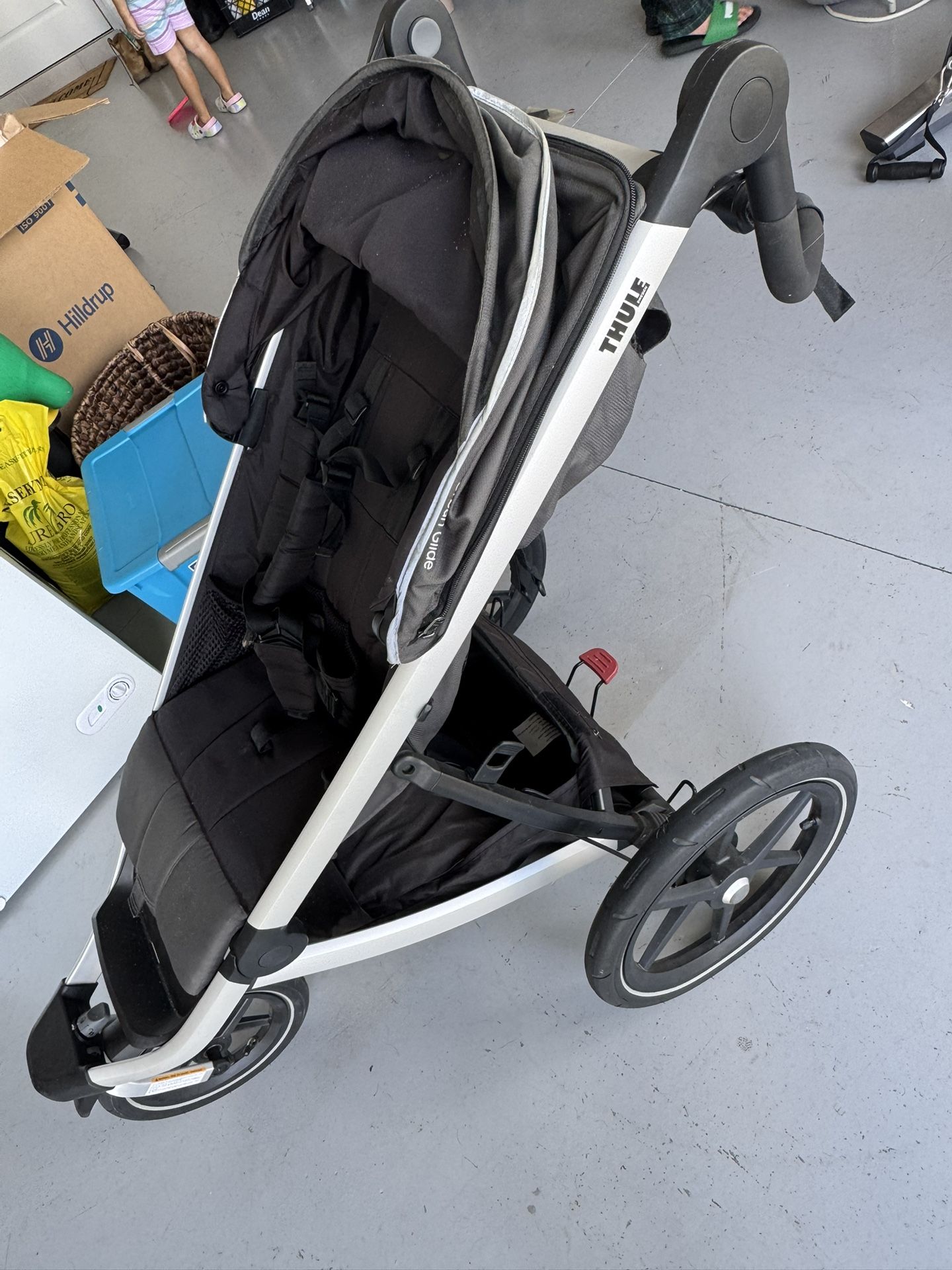 Thule Running Stroller With Rain Cover