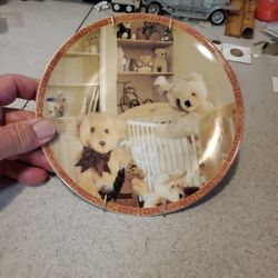 COLLECTIBLE  PLATE LITTLE BEAR COLLECTION  PLAYING
