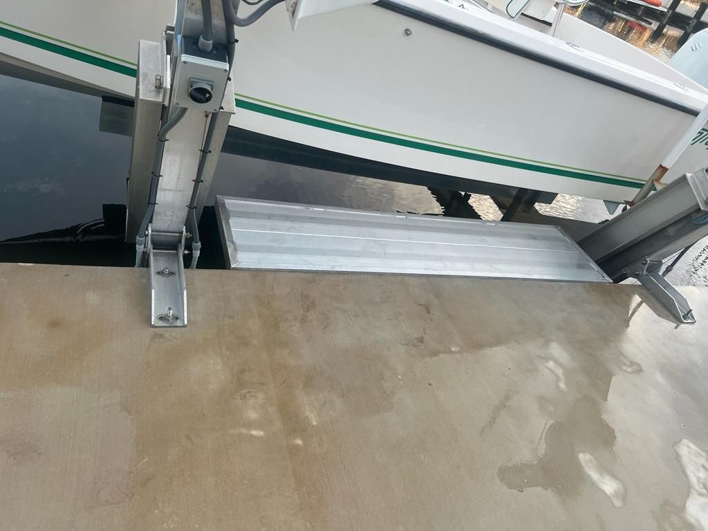 Aluminum Boat Lift Boarding Platform