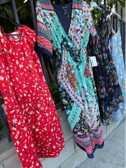 Beautiful woman’s dresses like new size small and medium, each $6