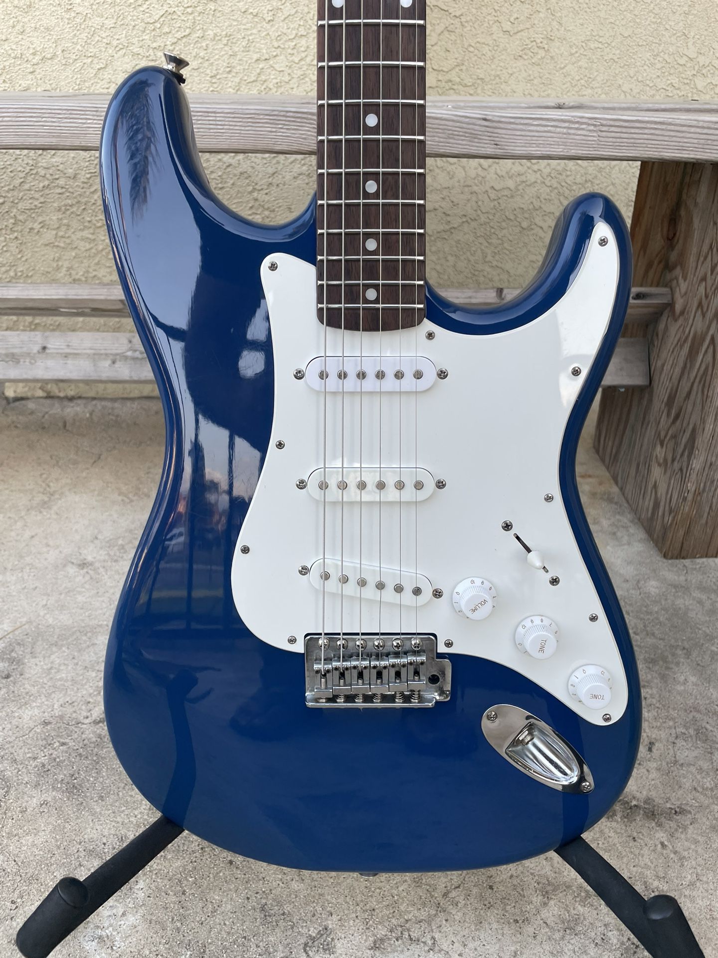 Like New Fender Squier Stratocaster For Sale