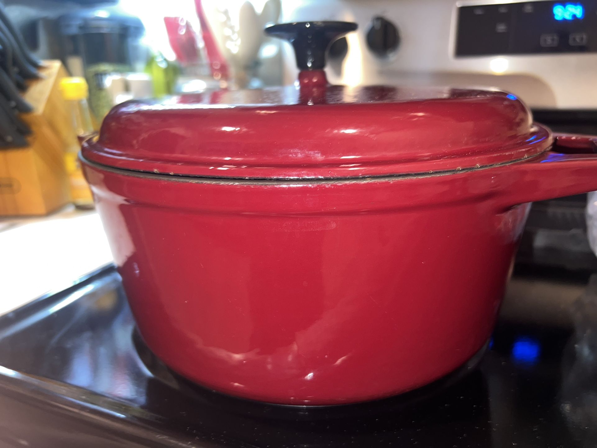 Hell’s Kitchen Cast Iron Dutch Oven. Got A Bigger One So Selling