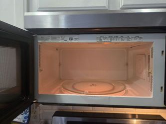 LG 5 burner Gas stove and microwave