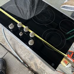 GE Profile Series 30″ Built-In Knob Control Electric Cooktop PP7030SJSS