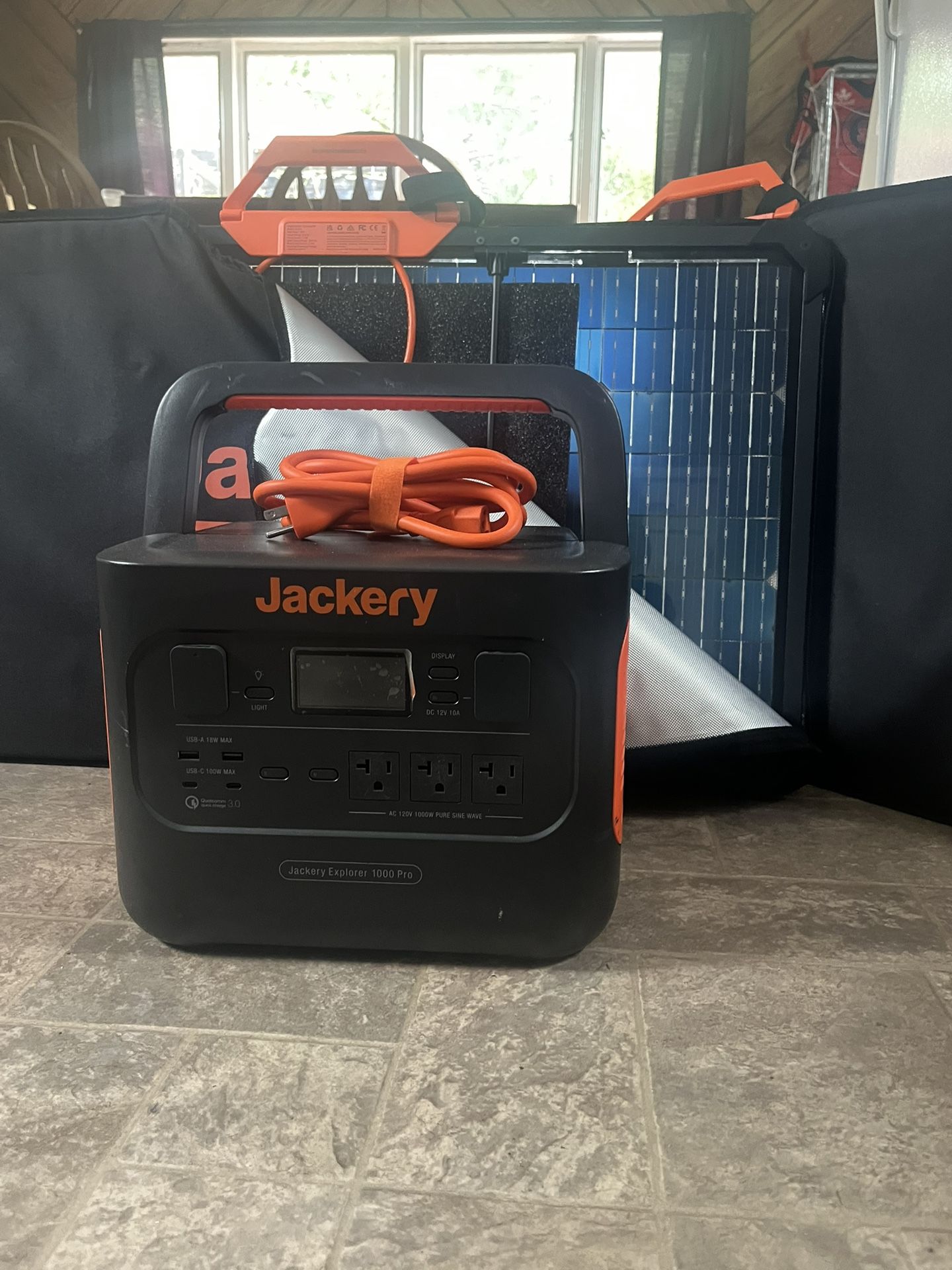 Jackery Explorer 1000 Pro