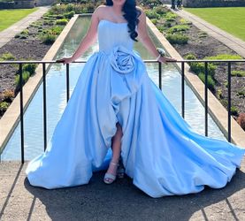 Prom dress size m