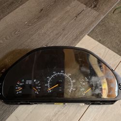 Mercedes Speedmeter 