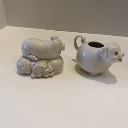 Vintage 1977 Fitz and Floyd “pigs in a poke” ceramic sugar & creamer set. MCM / Farmhouse/ Cottage.
