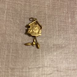 14 Karat gold Coo Coo Clock 5.5 Grams