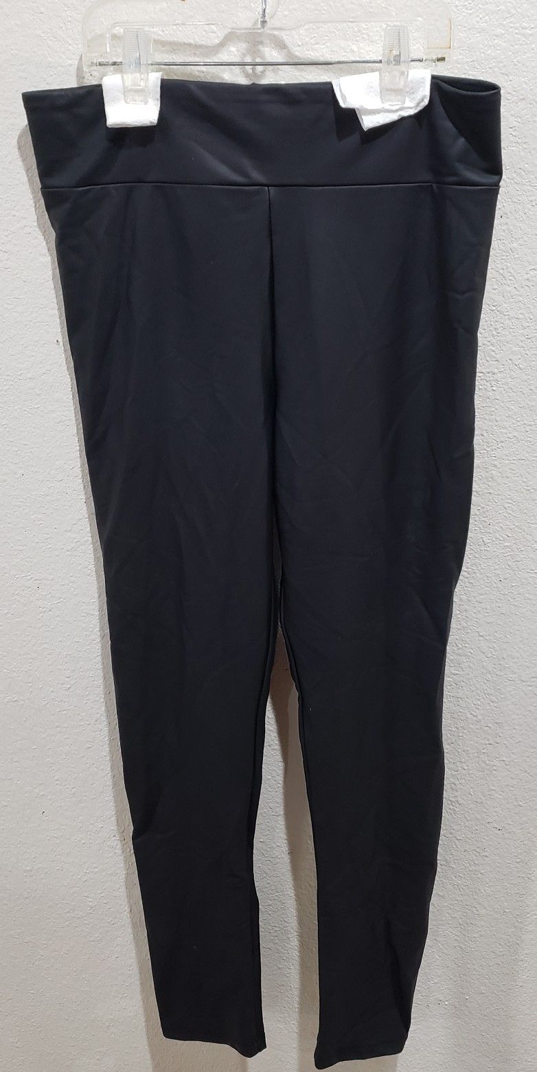 Black Faux Leather High Rise Leggings size Woman's Large 
NEVER WORN (HUNG IN TEEN CLOSET FOR A BIT)