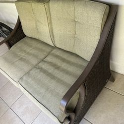  “La Z boy” 2 Seat couch w/ Cushions.