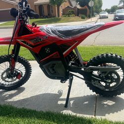 EM5 Electric Dirt Bike w/Light & Display, Off-Road Motorcycle 3000W 3 Speed Modes (Max 40MPH) 48V