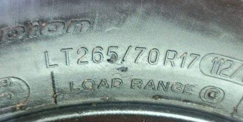 $50 x 2 LLantas Usadas 265/70/R17. ALL Terrain T/A BF Goodrich
