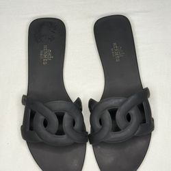 Hermès – Black Chain-Link Sandals – Size 37 – Excellent Condition – Authentic – $360