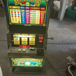 FULL SIZE SLOT MACHINE— DOES NOT WORK!