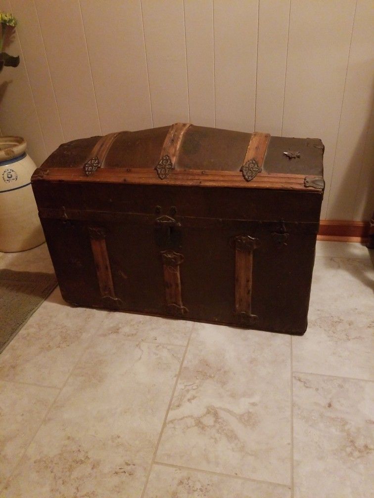 1930's Steamer Trunk 