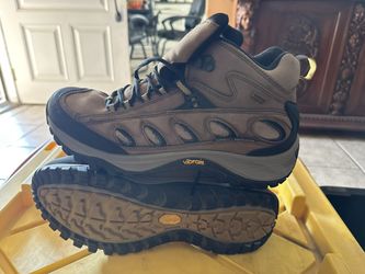 Vibram Men’s Hiking Boots Size 11