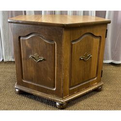 Vintage Ethan Allen Heirloom Maple Hexagonal Storage Side Table. Accent end table 10-8627 nutmeg finish.