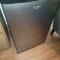 Whirpool Mini-fridge, Works Perfect $65