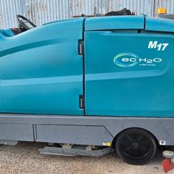 M17 Tennant Floor Scrubber 