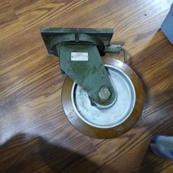  4 Heavy Duty Casters 10 In By 3 In 2600 Lb  Load Capacity