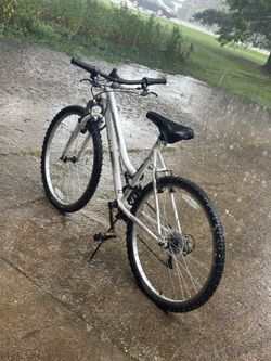 Roadmaster 18 speed bike