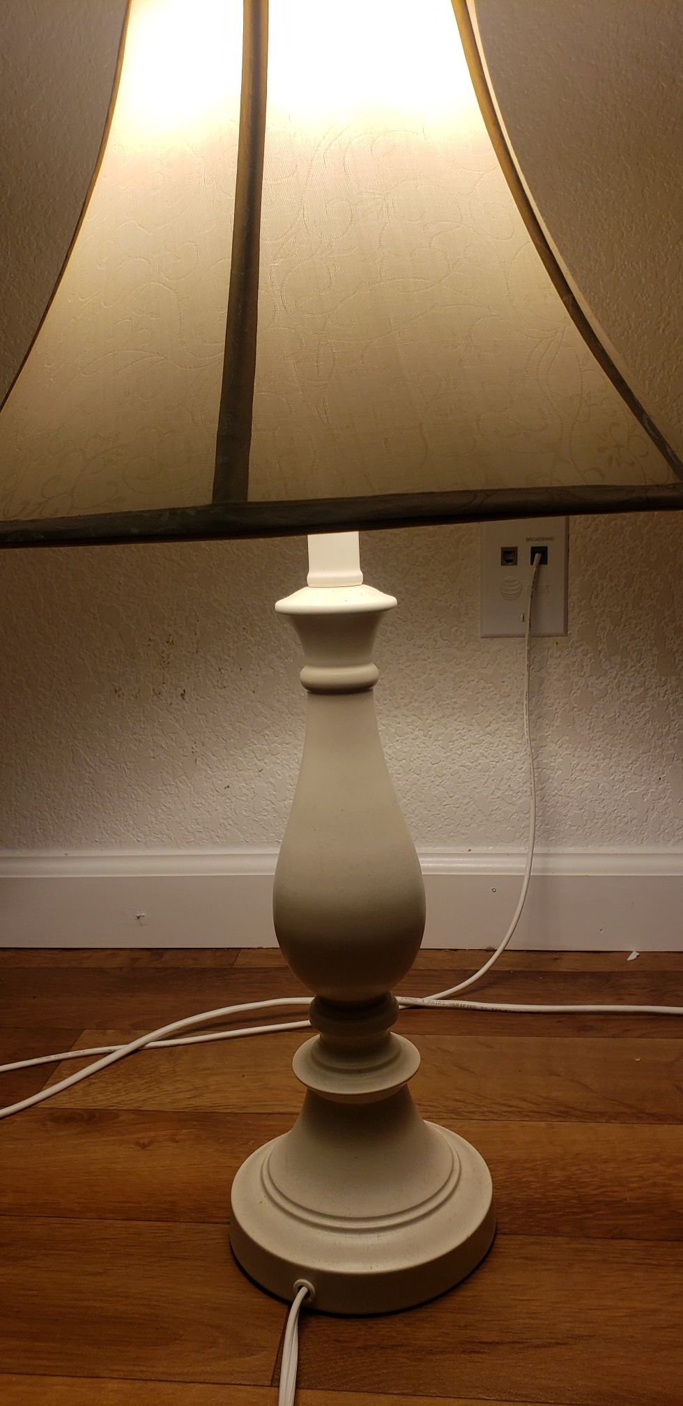 Table lamp