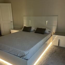 Queen bedframe with two dresses