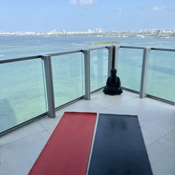 Manduka Yoga Mat for Sale in Miami, FL - OfferUp